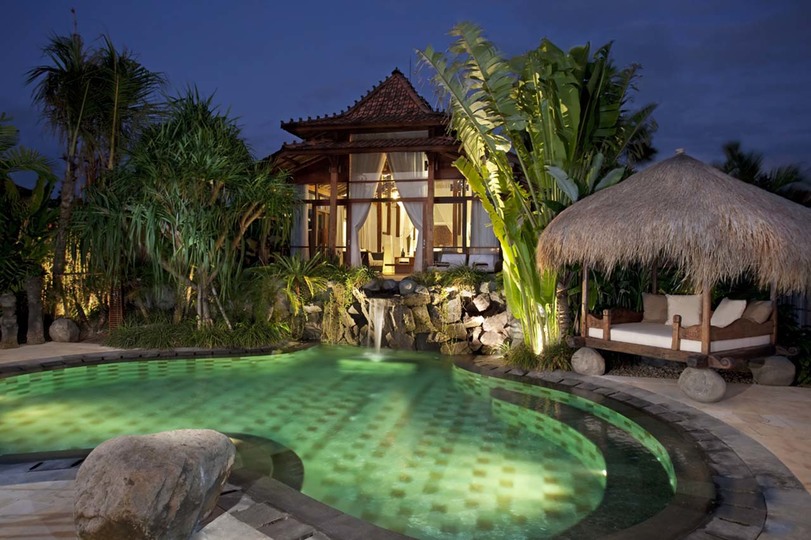 A Private Bali Haven Just Steps from the Sea – 1081