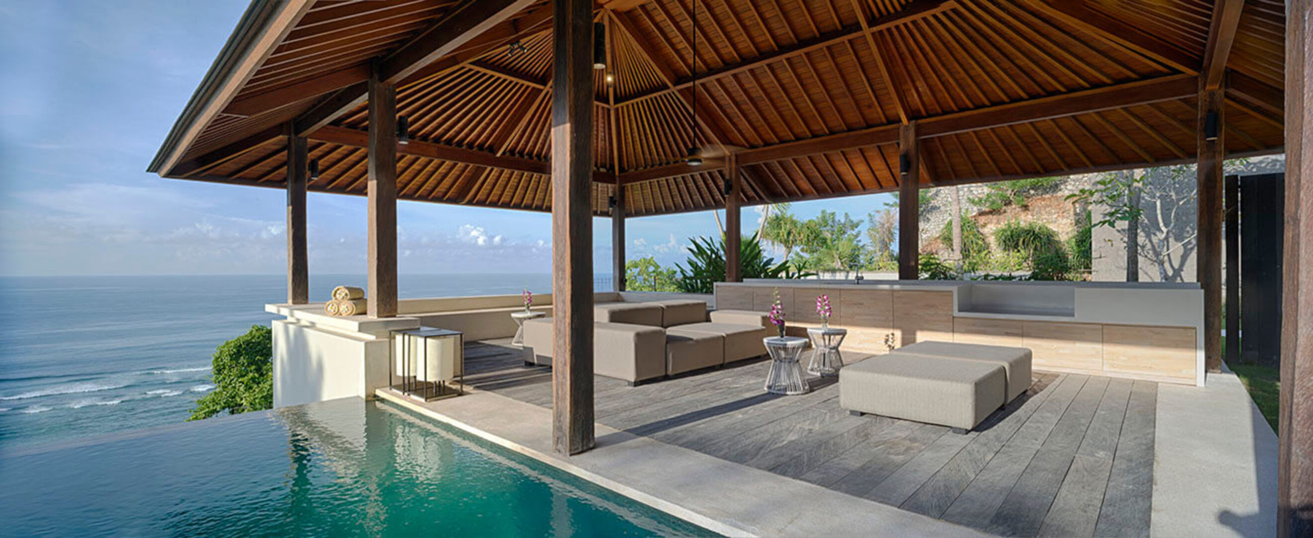 Exclusive Cliffside Retreat – Bali Villa 1083