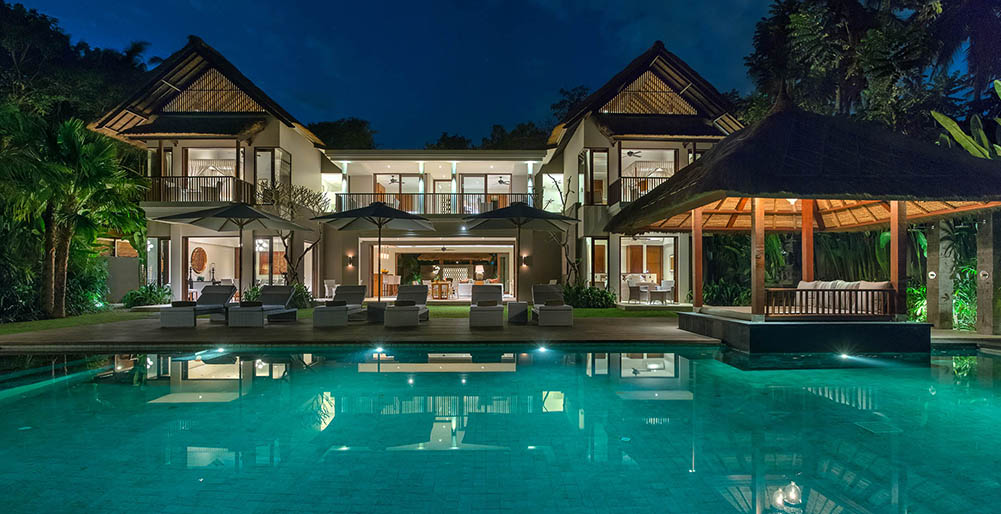 Luxury by the Ocean’s Edge – Bali Villa 1087