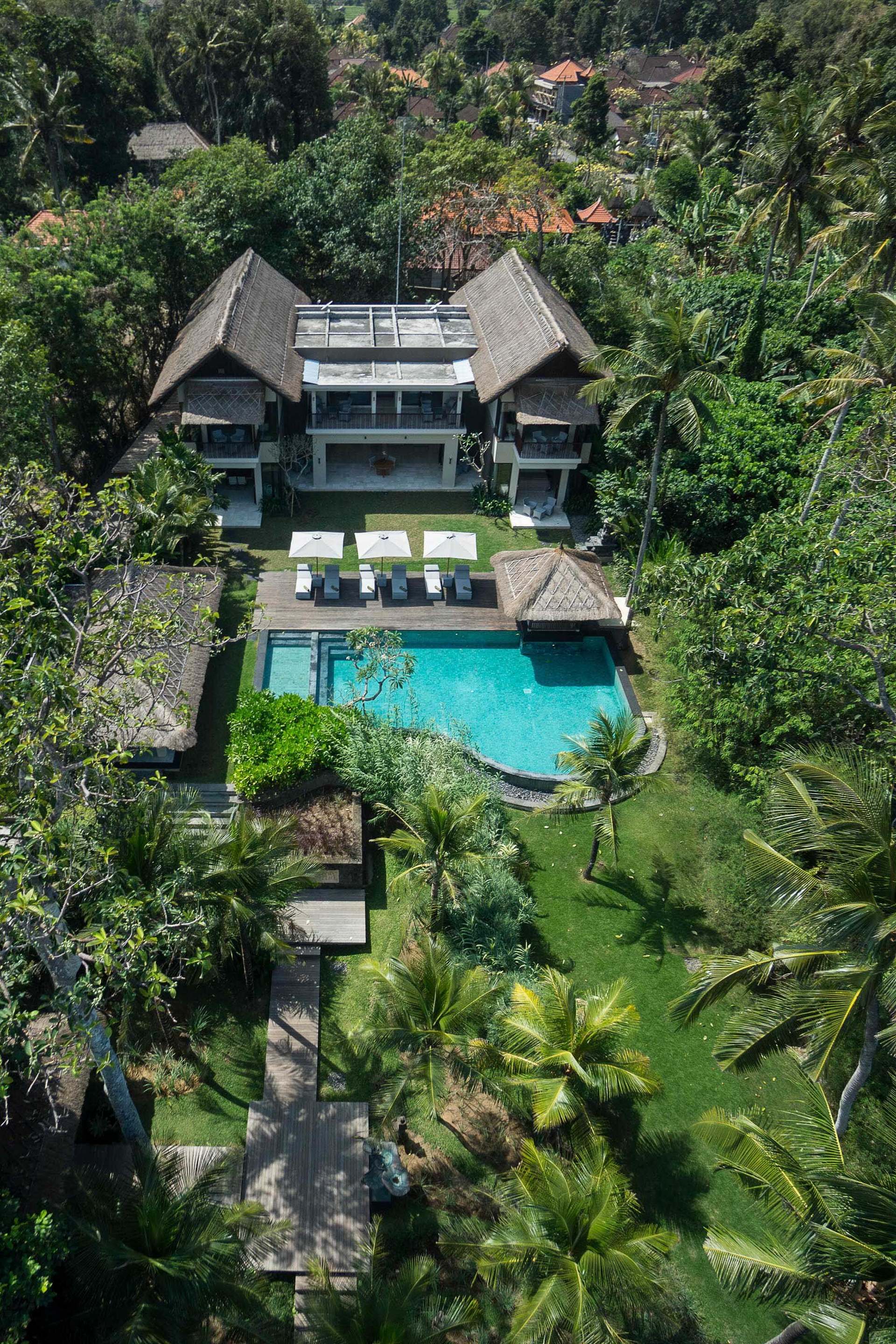 Luxury by the Ocean’s Edge – Bali Villa 1087