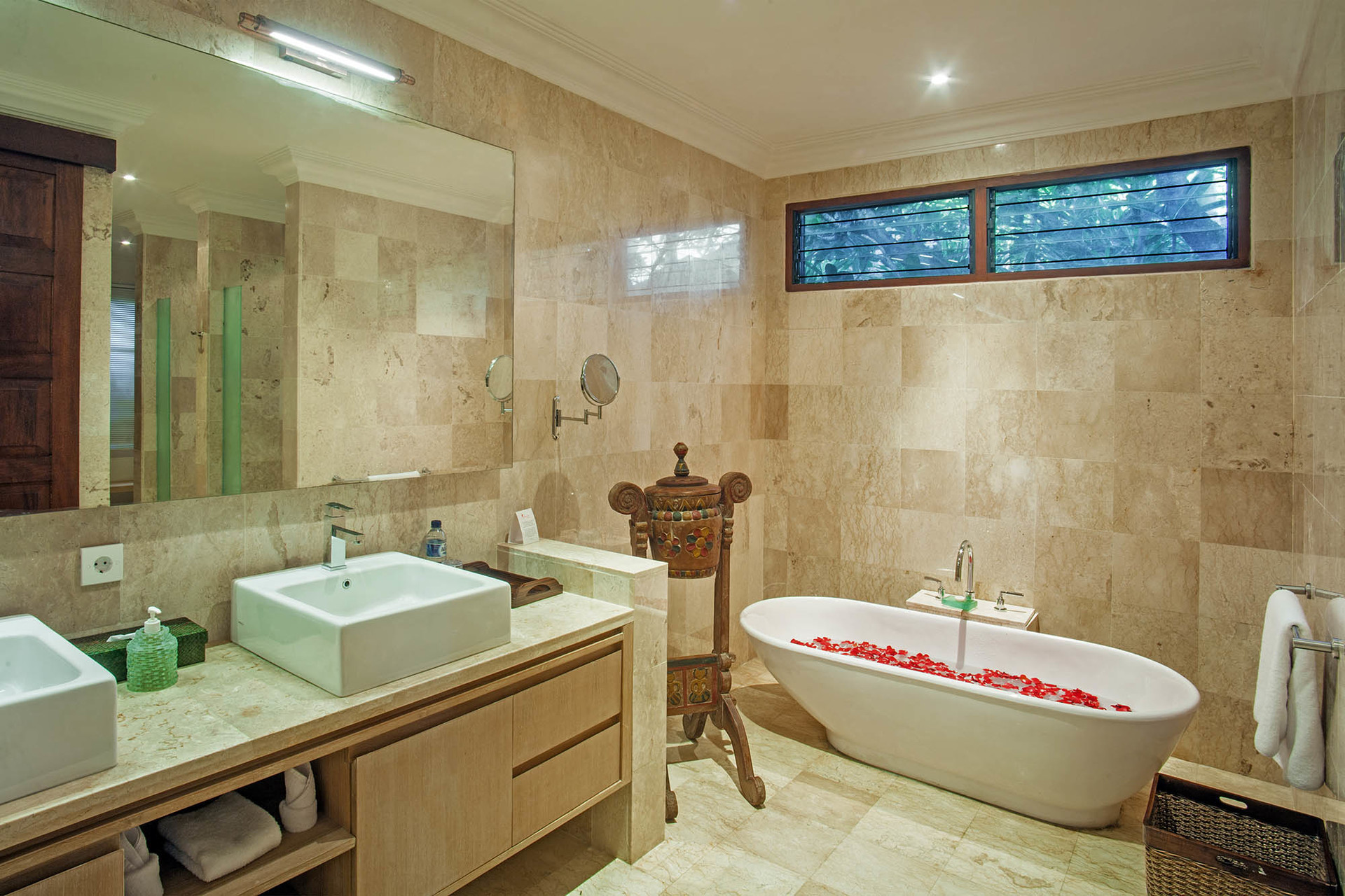 Romantic Secluded Escape, Bali Villa 1095