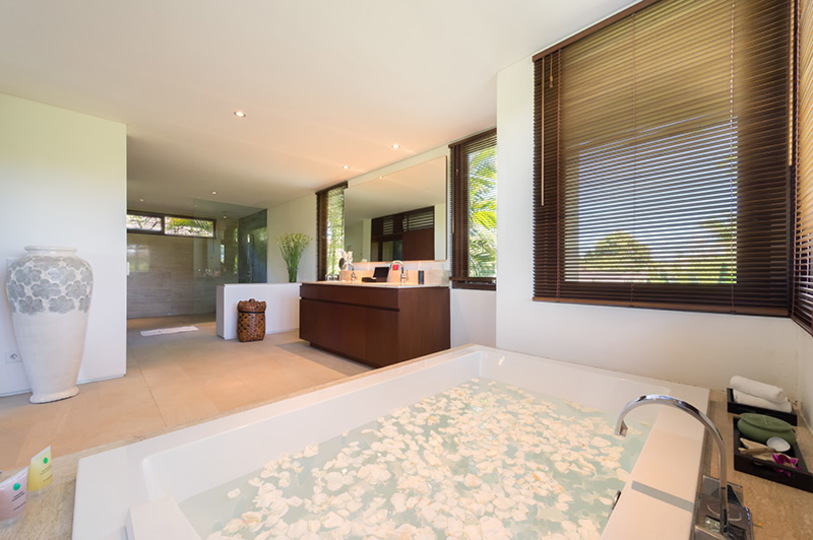 Serene Luxury Retreat with Poolside Bliss – Villa 1097