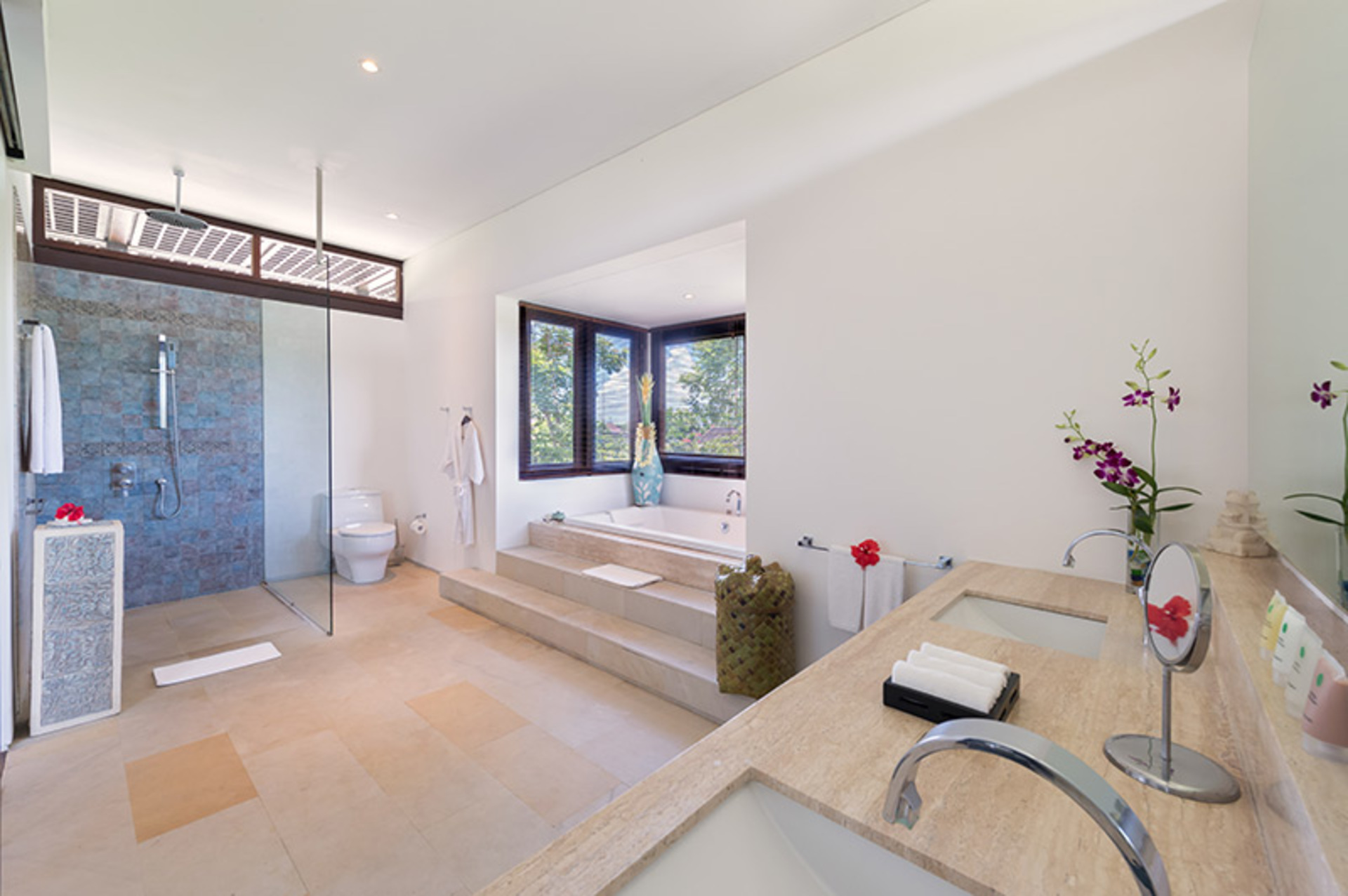 Serene Luxury Retreat with Poolside Bliss – Villa 1097