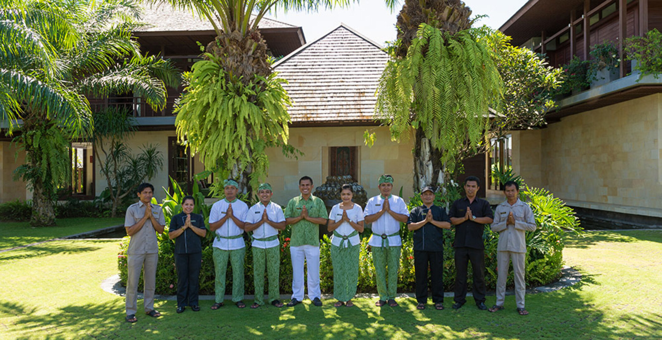 Spacious Luxury Retreat Near Beach – Bali Villa 1098