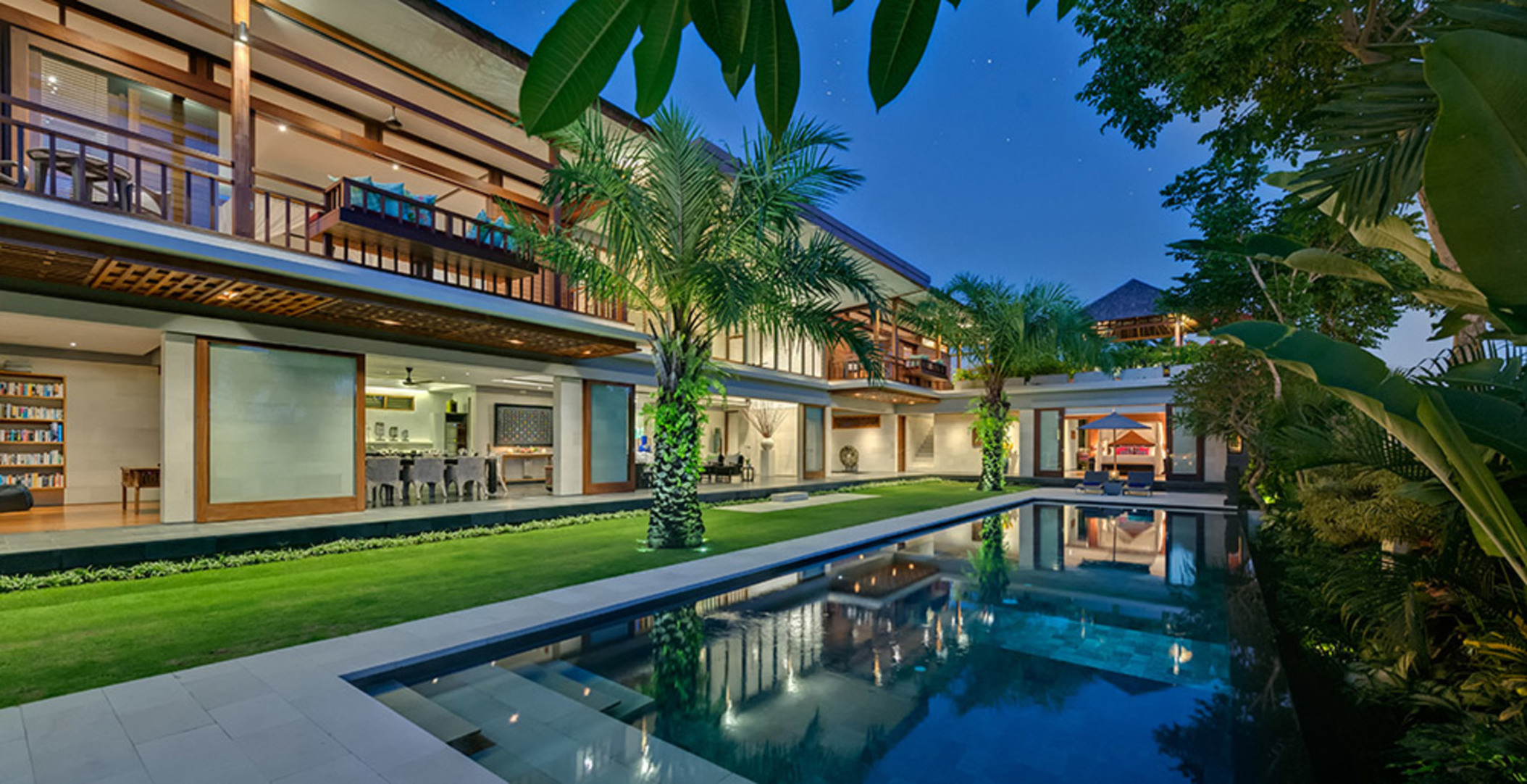 Spacious Luxury Retreat Near Beach – Bali Villa 1098
