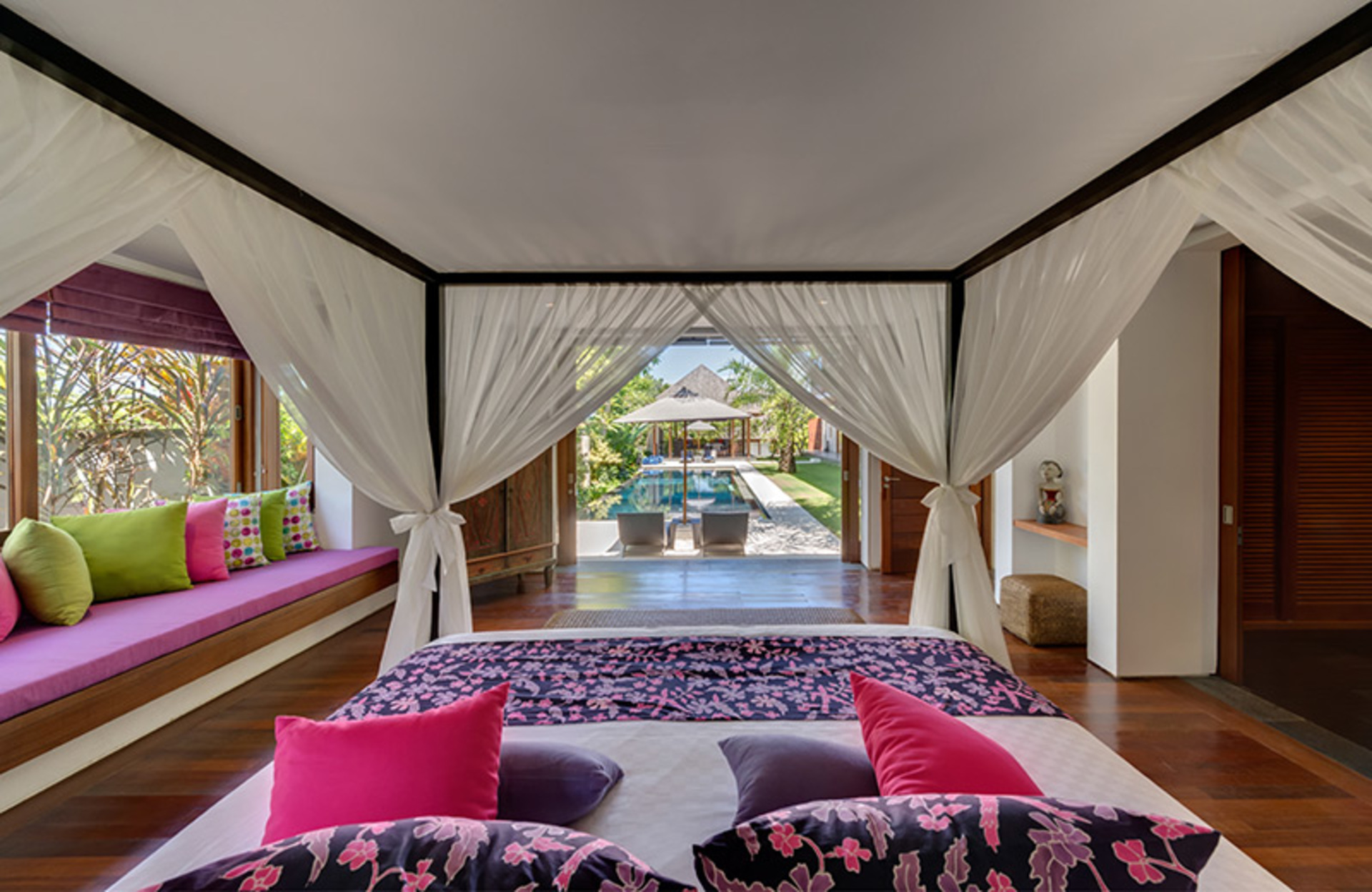 Spacious Luxury Retreat Near Beach – Bali Villa 1098