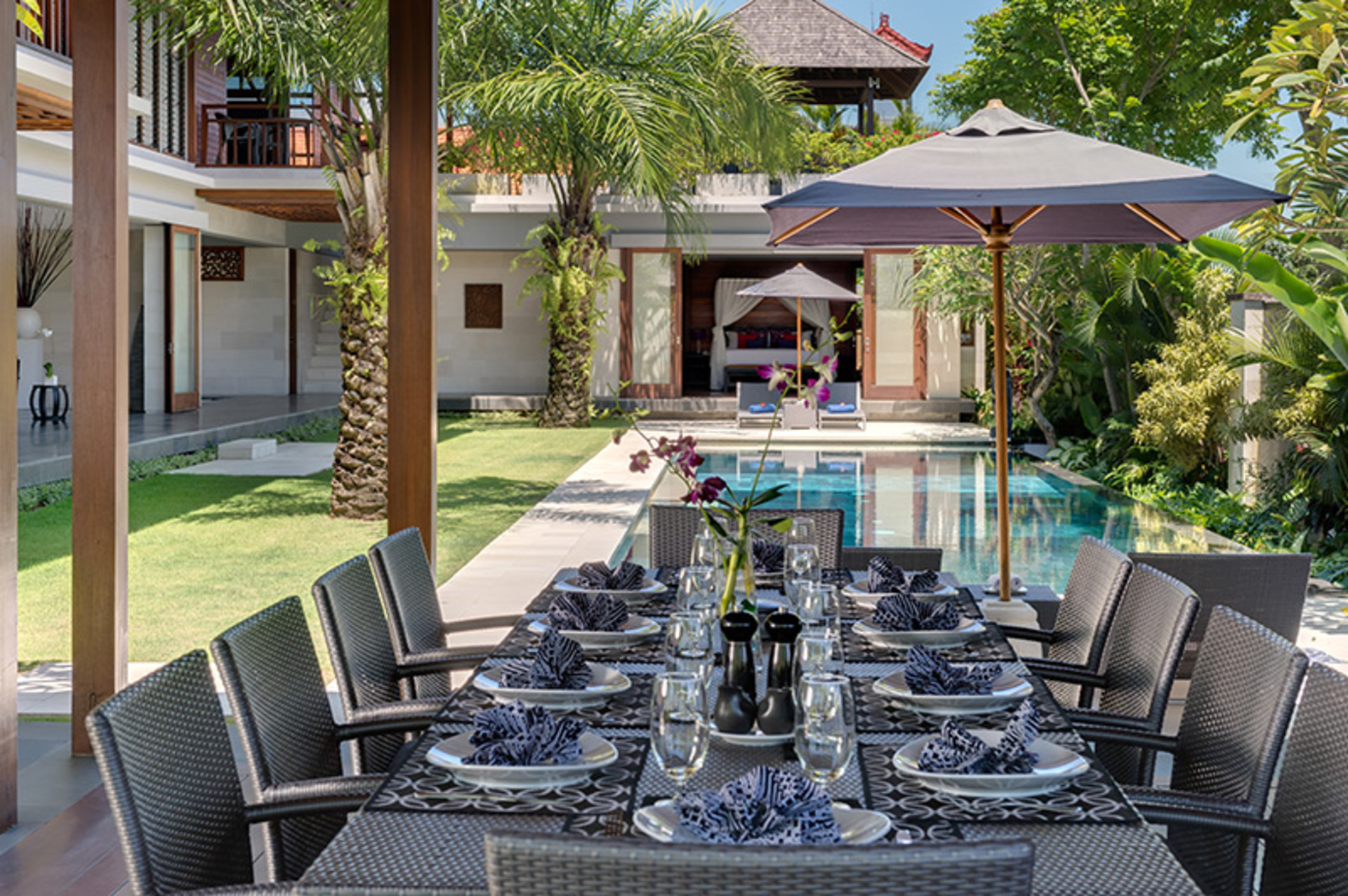 Spacious Luxury Retreat Near Beach – Bali Villa 1098