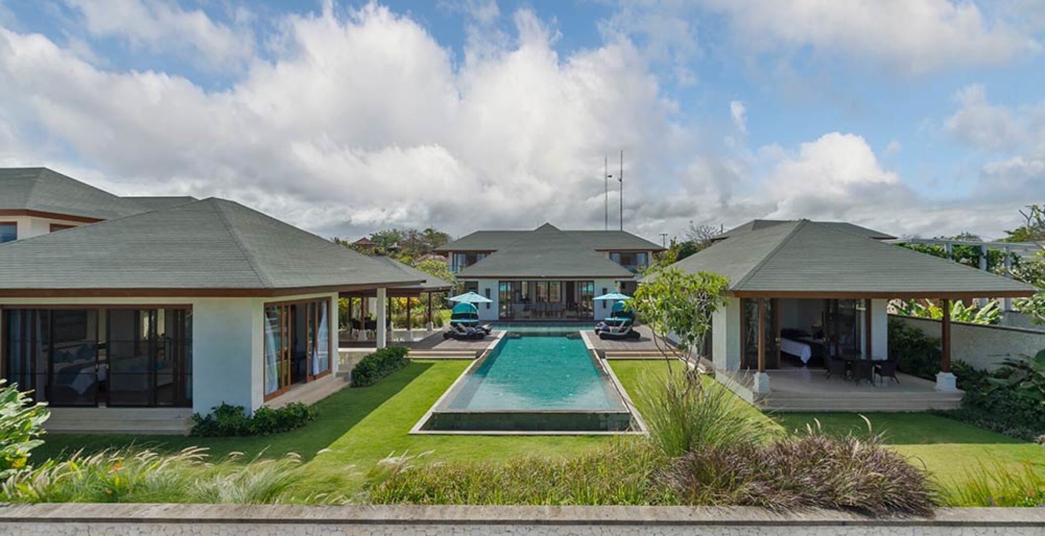 Clifftop Bliss with a Private Pool – Villa Maria 1107