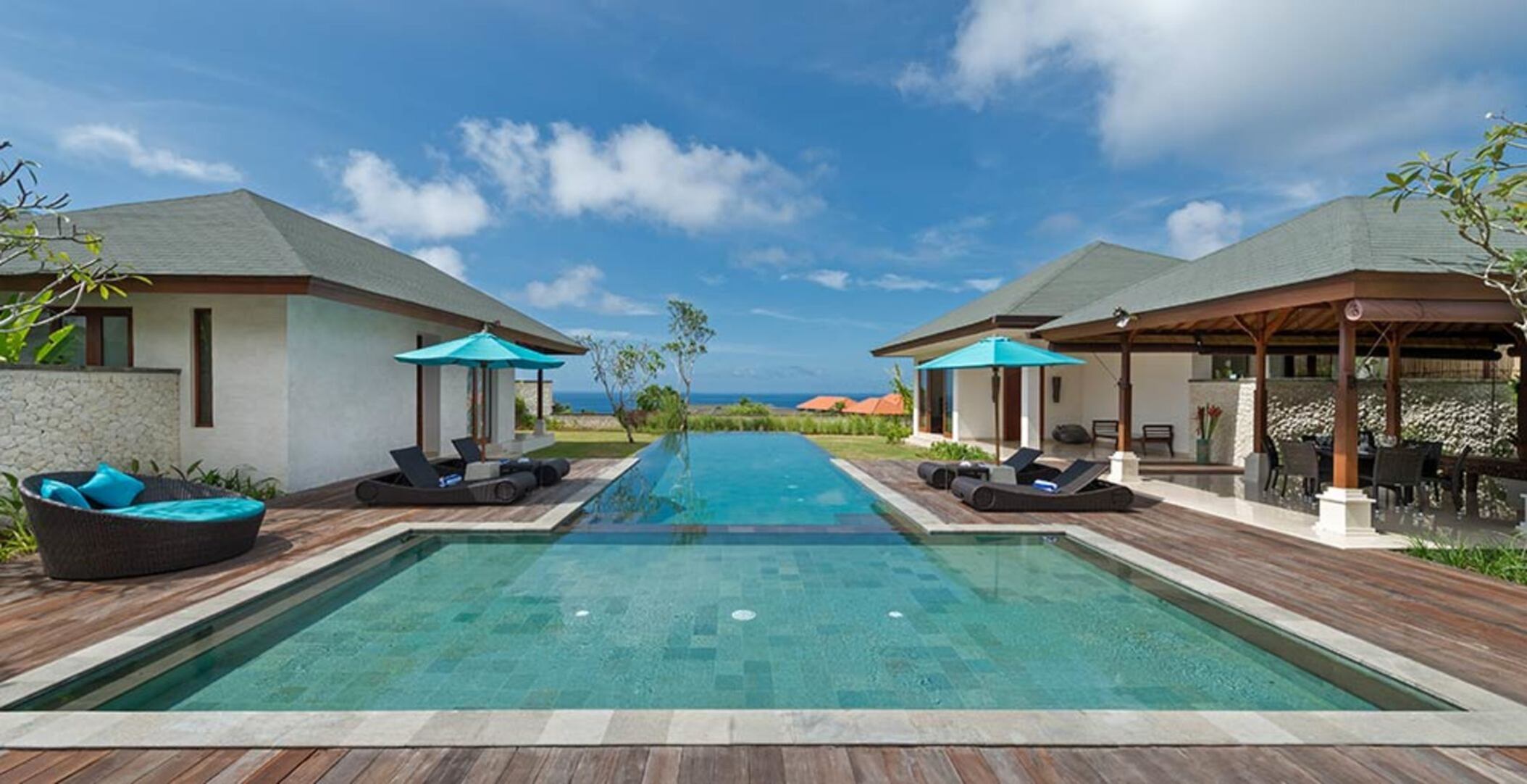 Clifftop Bliss with a Private Pool – Villa Maria 1107
