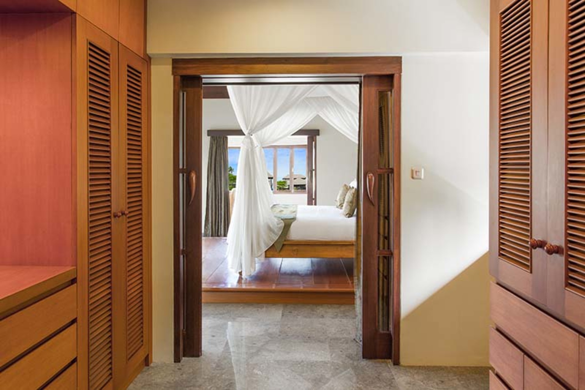 Elegant Coastal Villa with Jacuzzi – Bali Villa 1111