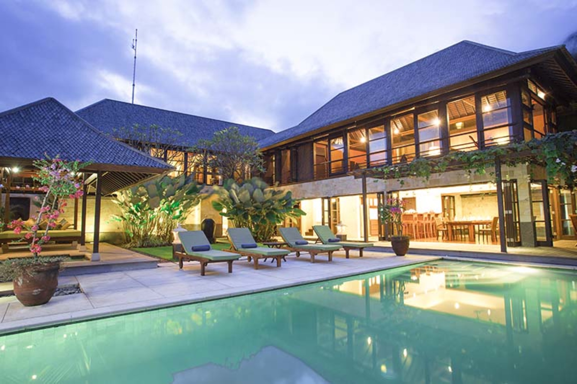 Elegant Coastal Villa with Jacuzzi – Bali Villa 1111