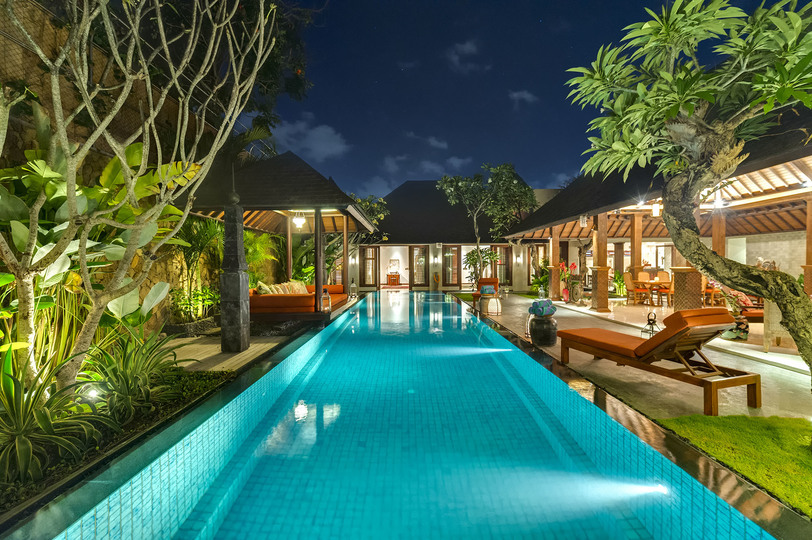 Serene luxury in lush gardens, Bali Villa 1124