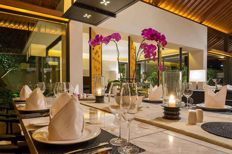 Experience Ultimate Luxury by the Beach, Bali Villa 1129