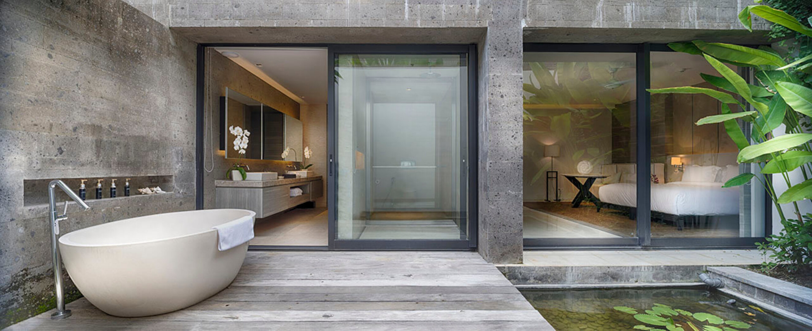 Experience Ultimate Luxury by the Beach, Bali Villa 1129