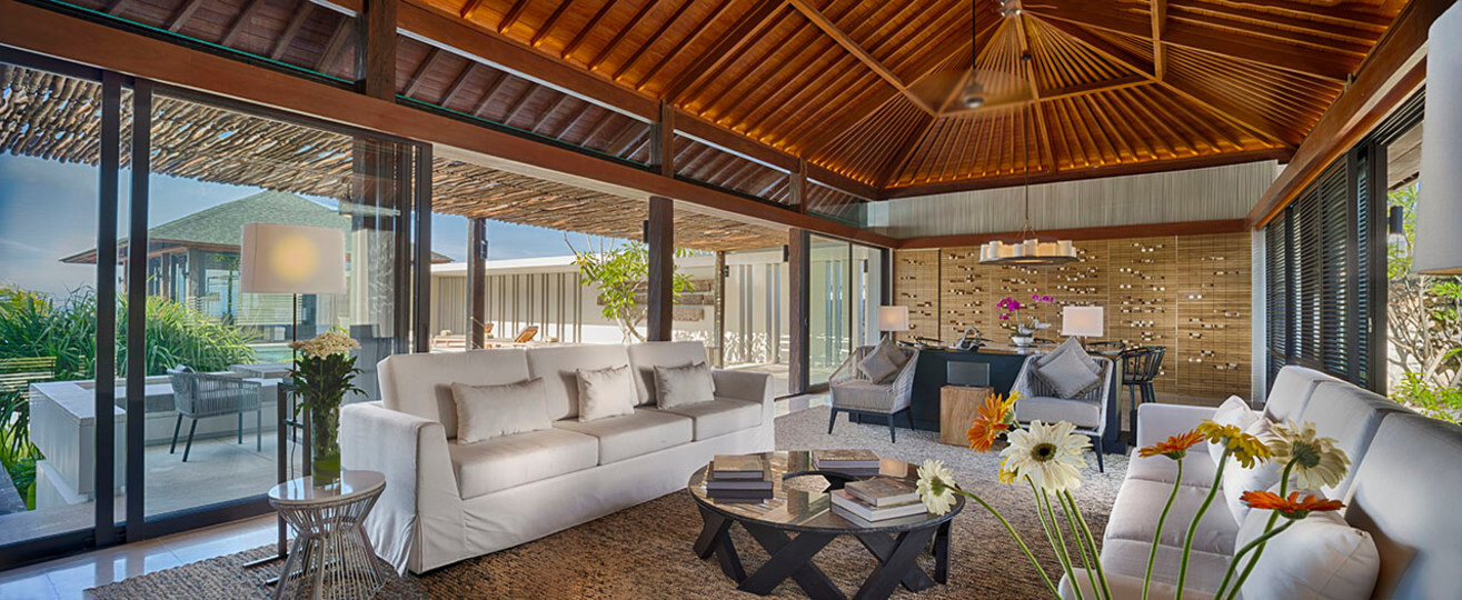 Experience Ultimate Luxury by the Beach, Bali Villa 1129