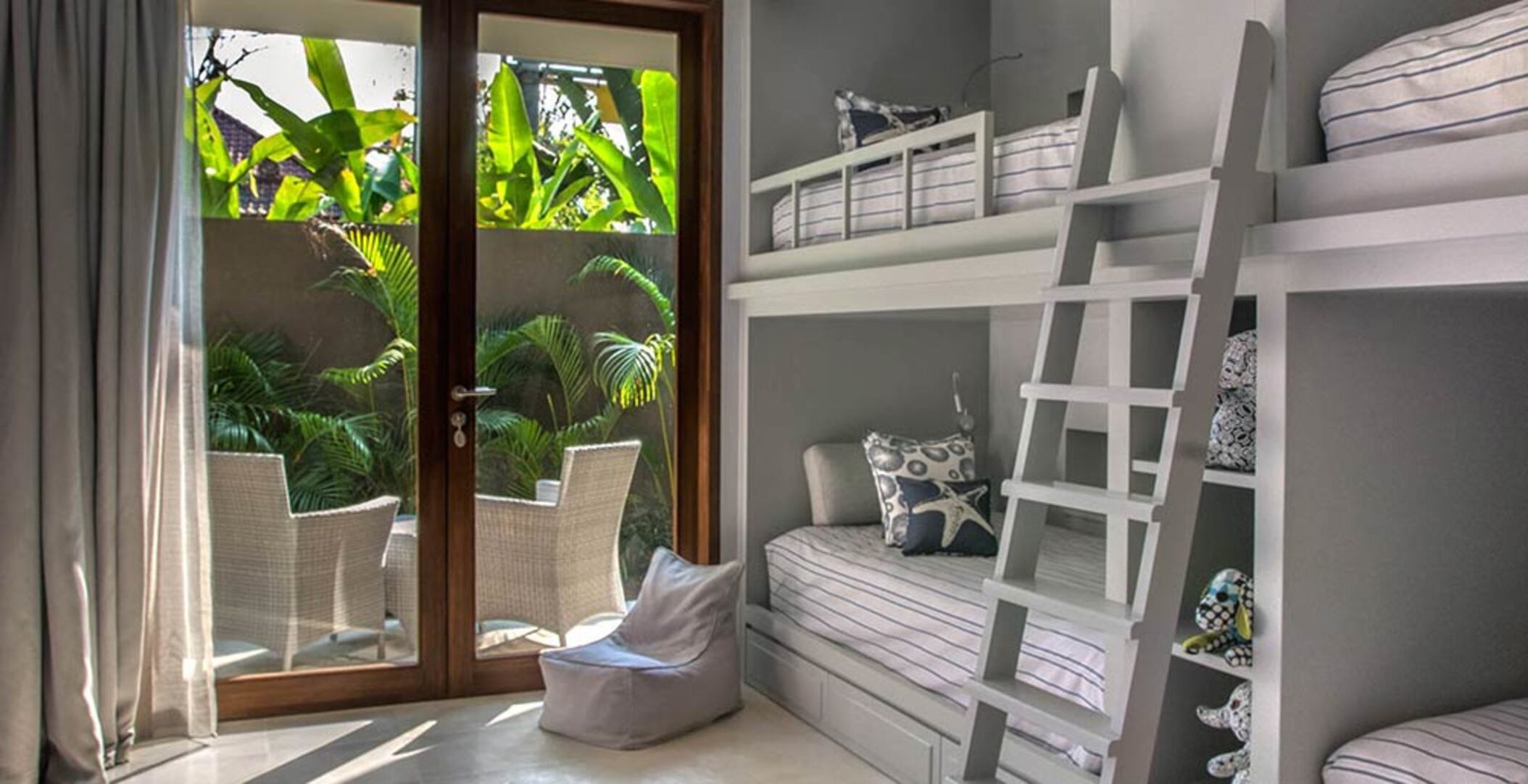 Rent a Luxury Villa in Bali Close to the Beach, Bali Villa 1130