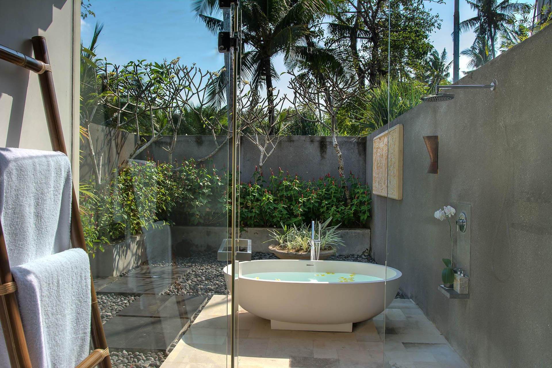 Rent a Luxury Villa in Bali Close to the Beach, Bali Villa 1130