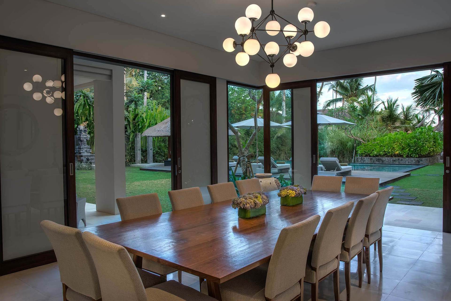 Rent a Luxury Villa in Bali Close to the Beach, Bali Villa 1130