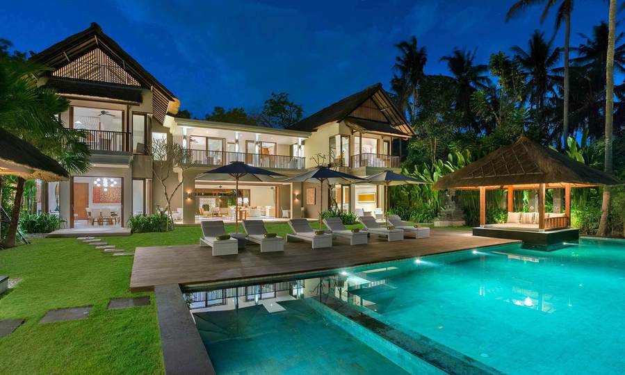 Rent a Luxury Villa in Bali Close to the Beach, Bali Villa 1130