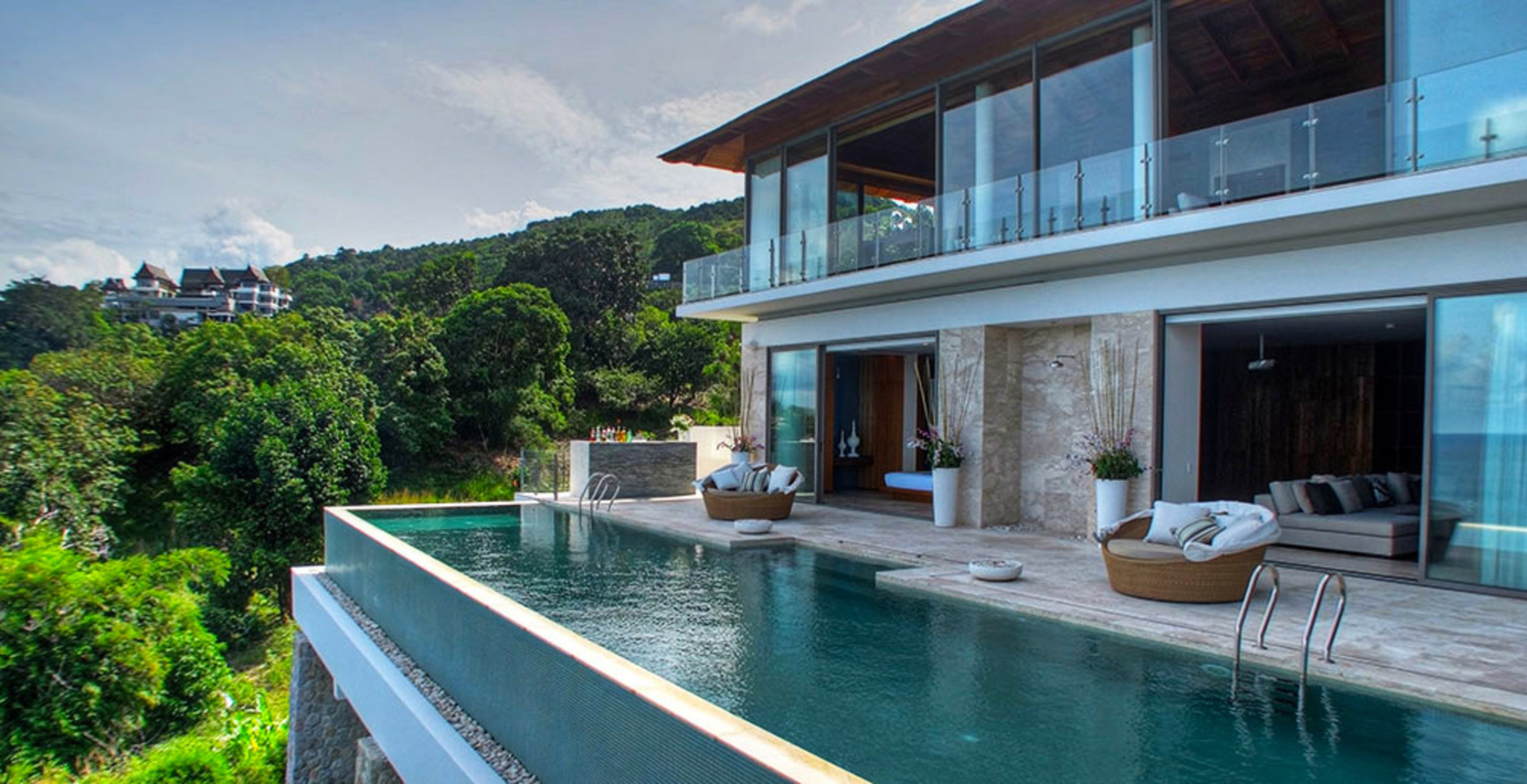 At Last You and Your Friends Can Rent a Luxury Villa with 24/7 Concierge, Phuket Villa 1011