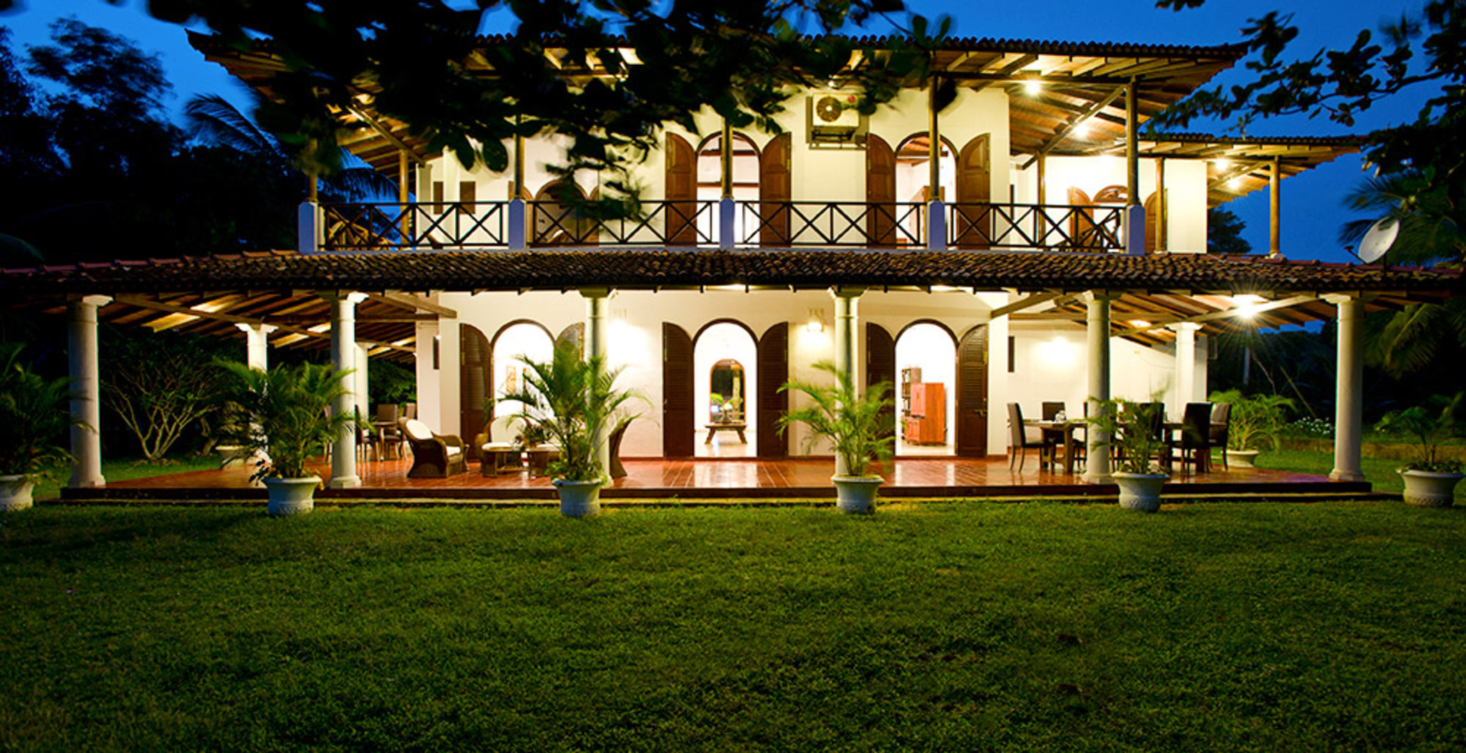 Experience a Luxury Holiday in Sri Lanka while staying in this Beautiful Villa, Ocean’s Edge Villa