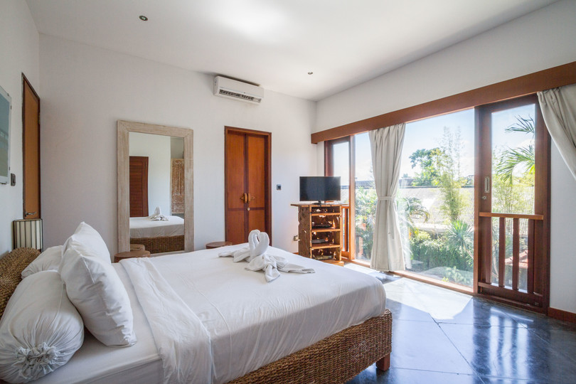 Luxury 5BR Family Villa Near Seminyak, Bali Villa 1167