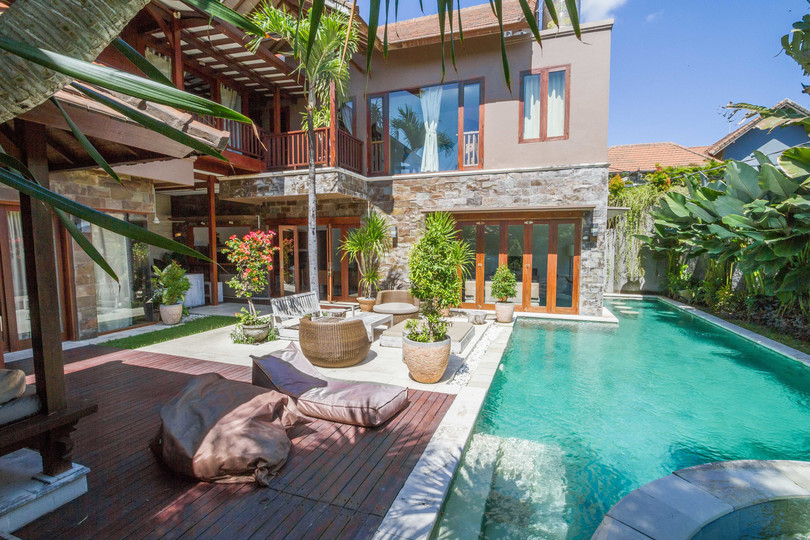 Luxury 5BR Family Villa Near Seminyak, Bali Villa 1167