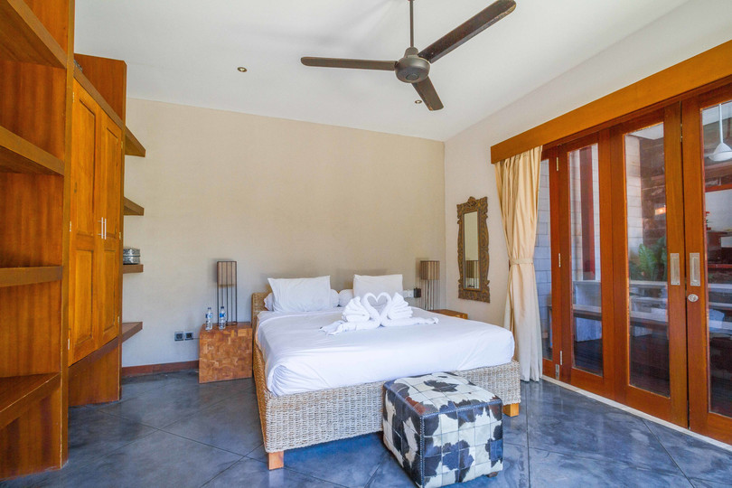 Luxury 5BR Family Villa Near Seminyak, Bali Villa 1167