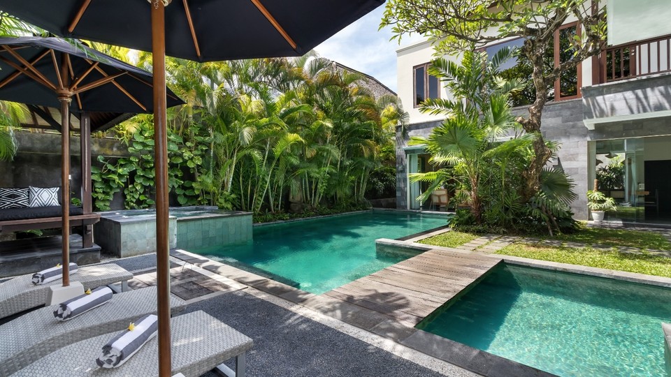 Rent a Luxury Villa in Bali Close to the Beach, Bali Villa 2024