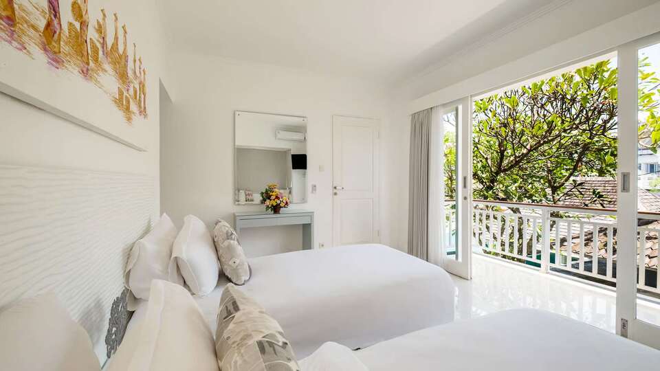 Chic Seminyak Escape, Bali Villa 2030