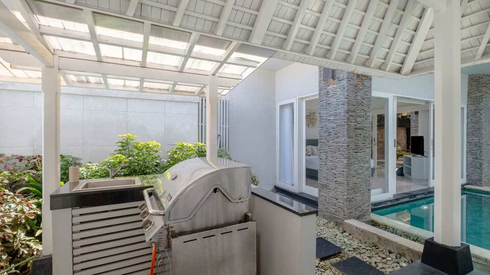 Chic Seminyak Escape, Bali Villa 2030