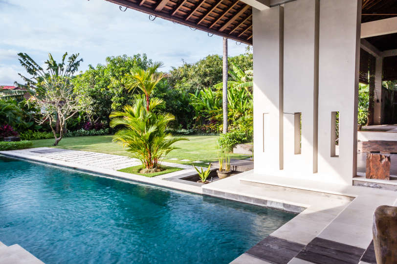 Rent a Luxury Villa in Bali Close to the Beach, Bali Villa 2035, Seminyak, Indonesia