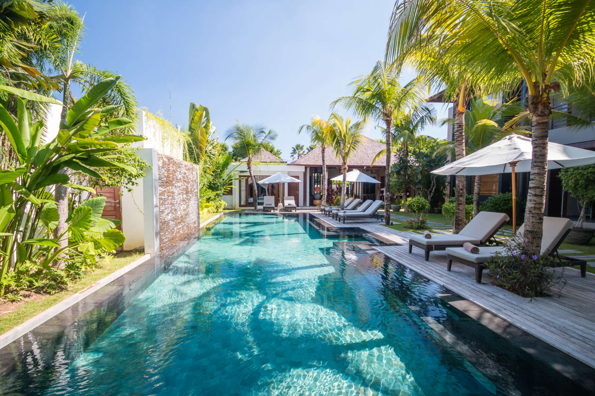 How to Rent Your Own Private Luxury Holiday Villa in Seminyak for Less than Basic Hotel, Villa Bali 2040