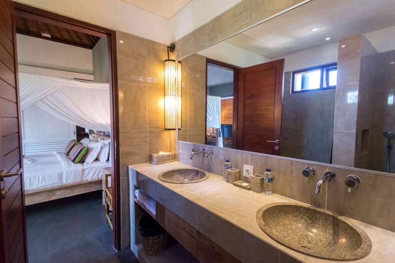 How to Rent Your Own Private Luxury Holiday Villa in Seminyak for Less than Basic Hotel, Villa Bali 2040