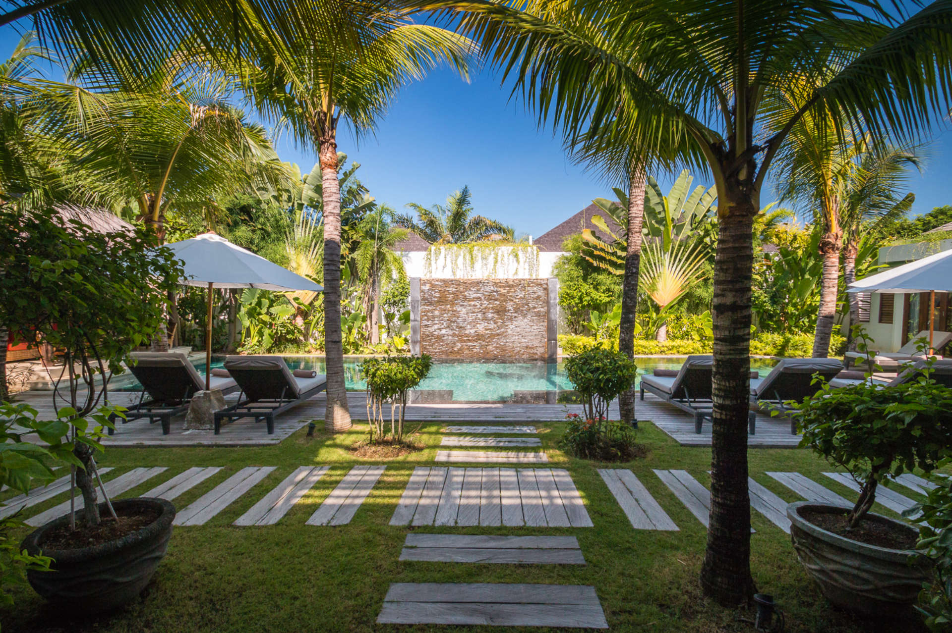 How to Rent Your Own Private Luxury Holiday Villa in Seminyak for Less than Basic Hotel, Villa Bali 2040