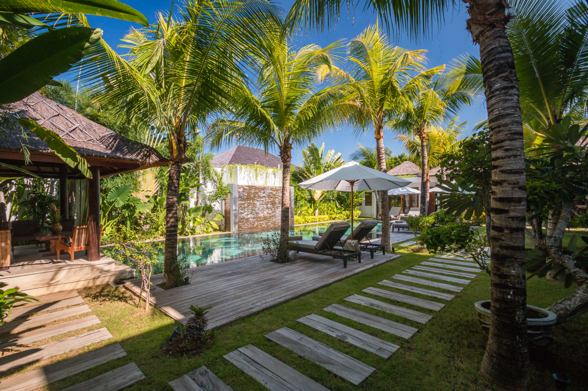 How to Rent Your Own Private Luxury Holiday Villa in Seminyak for Less than Basic Hotel, Villa Bali 2040