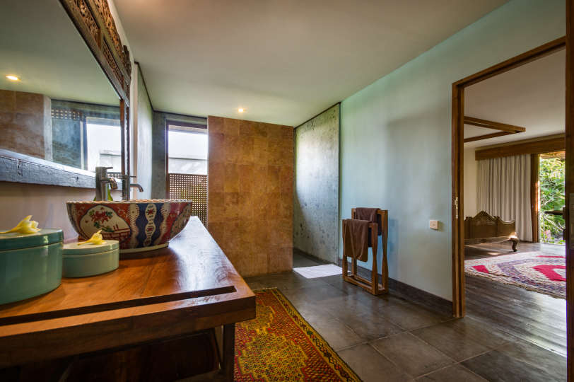 5 Star Villa in Bali, Minutes from the Beach, Bali Villa 2045