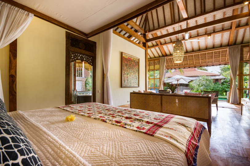 5 Star Villa in Bali, Minutes from the Beach, Bali Villa 2045