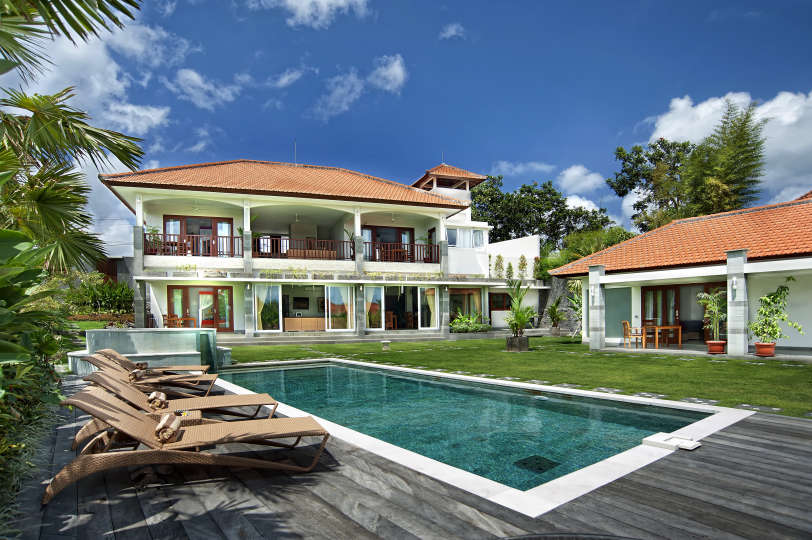 Rent a Luxury Villa in Bali Close to the Beach, Bali Villa 2054, Canggu, Indonesia
