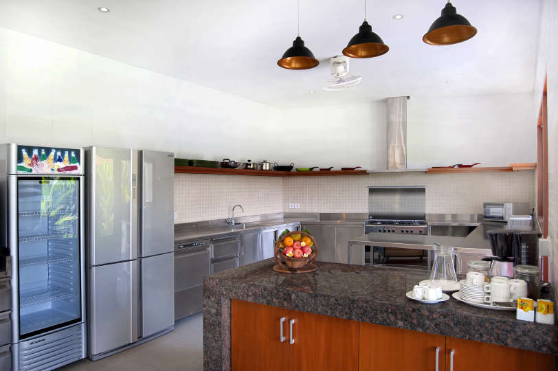 Rent a Luxury Villa in Bali Close to the Beach, Bali Villa 2054