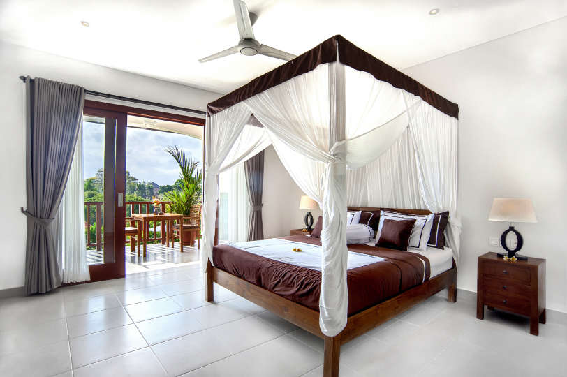 Rent a Luxury Villa in Bali Close to the Beach, Bali Villa 2054
