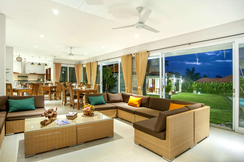 Rent a Luxury Villa in Bali Close to the Beach, Bali Villa 2054