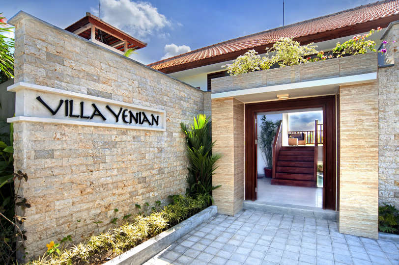 Rent a Luxury Villa in Bali Close to the Beach, Bali Villa 2054