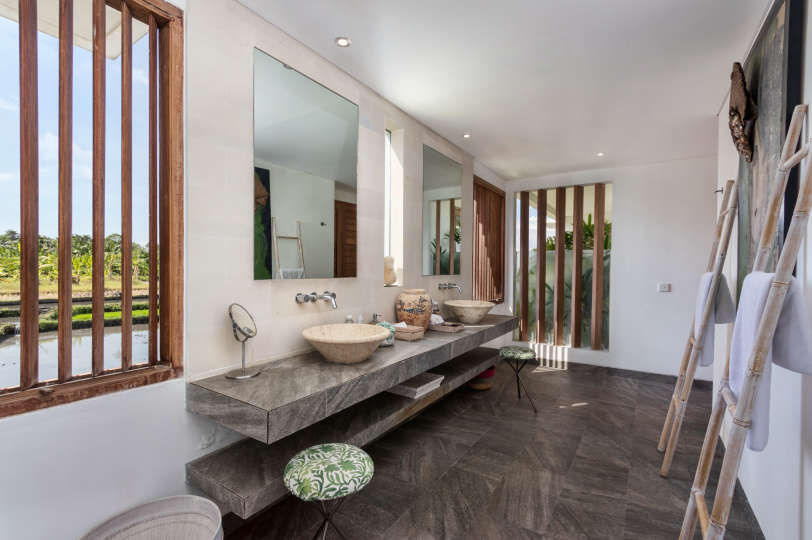 5 Star Villa in Bali, Minutes from the Beach, Bali Villa 2056
