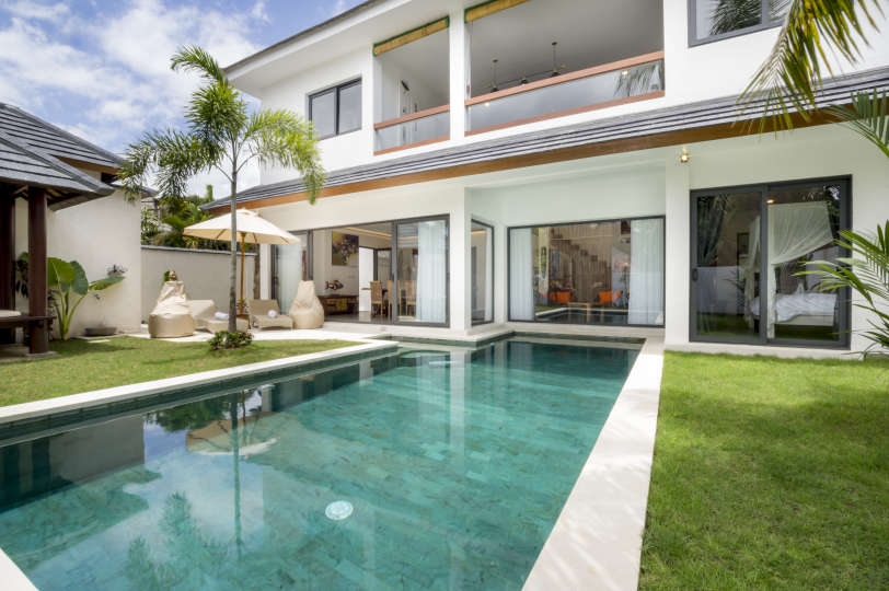Rent a Luxury Villa in Bali Close to the Beach, Bali Villa 2057, Seminyak, Indonesia