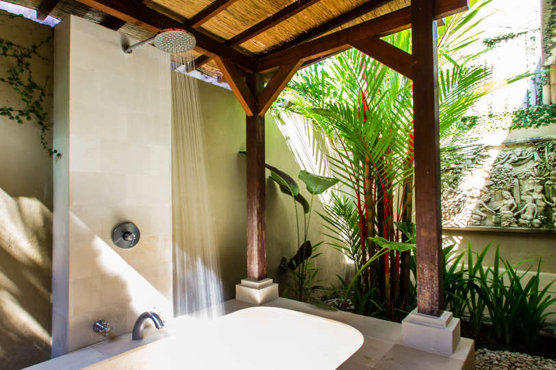 Rent a Luxury Villa in Bali Close to the Beach, Bali Villa 2074