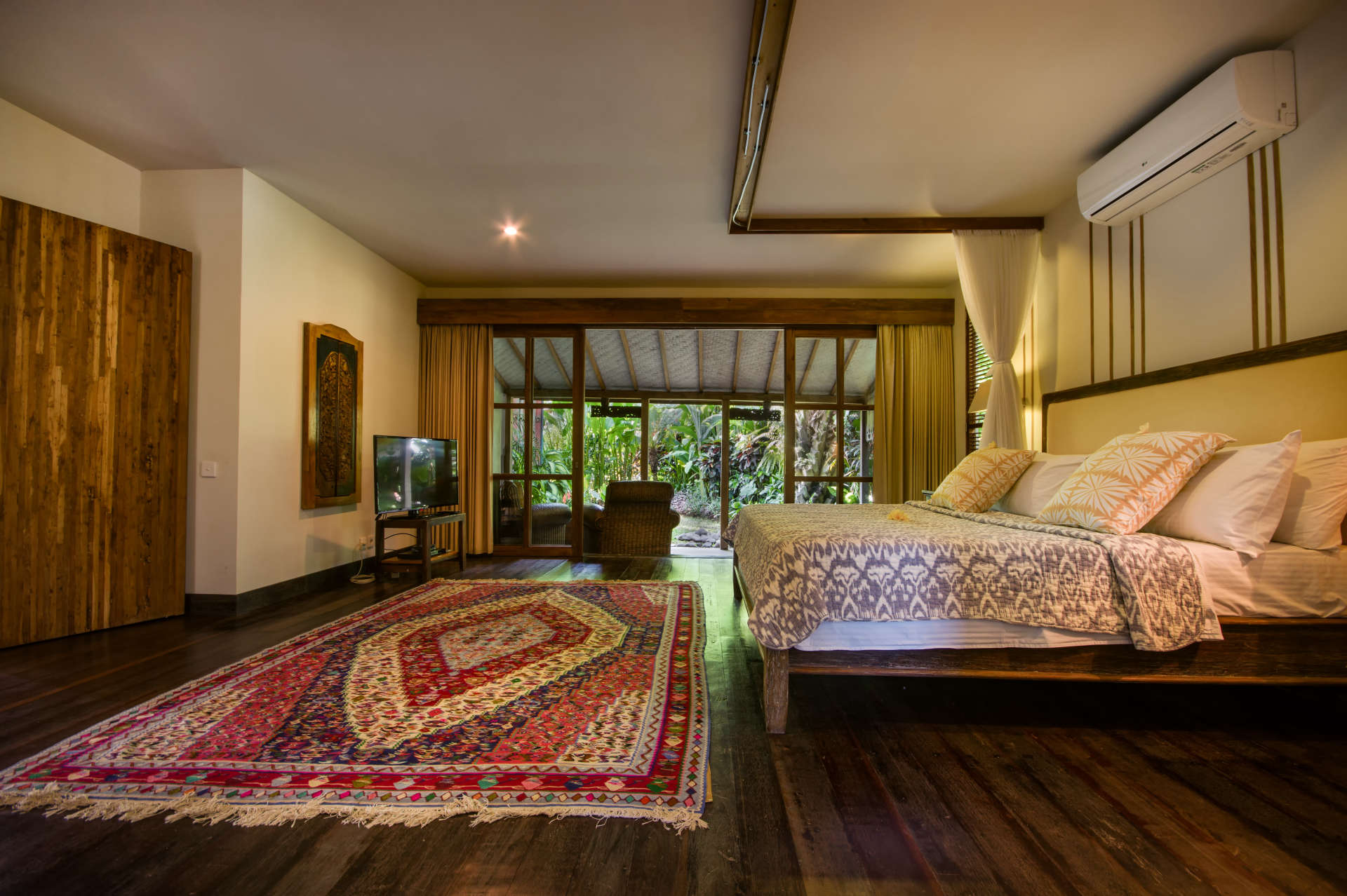 5 Star Villa in Bali, Minutes from the Beach, Bali Villa 2083