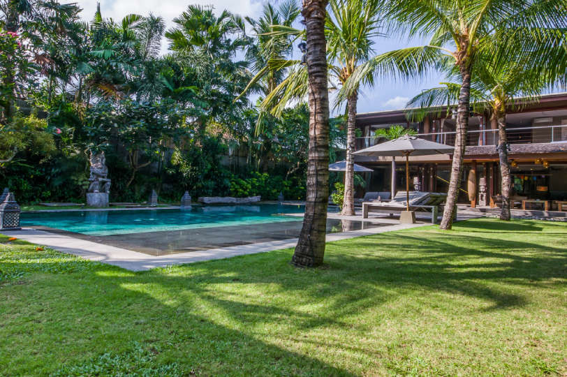 Rent a Luxury Villa in Bali Close to the Beach, Bali Villa 2086, Seminyak, Indonesia