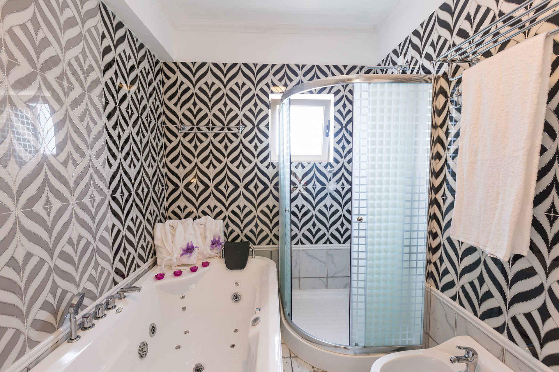 5 Star Private Cyprus Villa on the Beach, Paphos Villa 1410