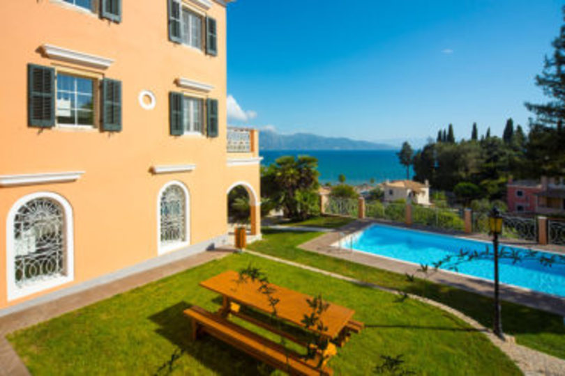 Private Pool & Breathtaking Views, Corfu Villa 1000